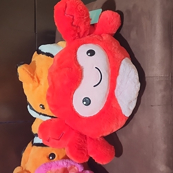 4 pack REVERSIBLE Plush soft cuddly animals  toys Elephant crab clownfish nemo - Picture 5 of 6